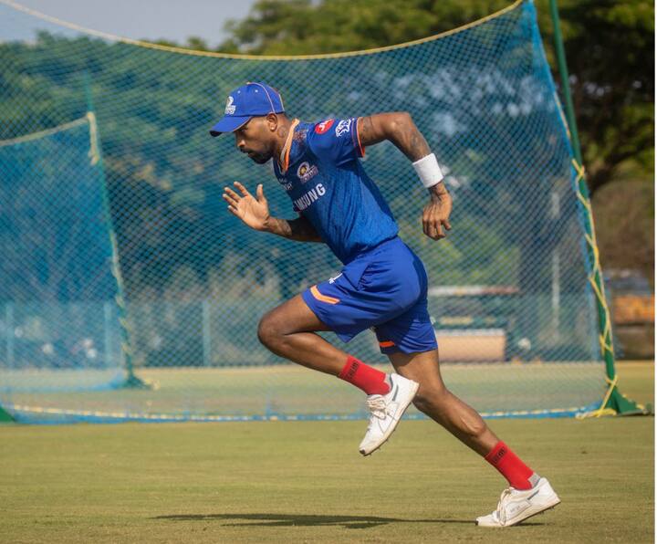 HARDIK PANDYA: IPL-2015వ సీజన్లో హార్దిక్ పాండ్య అడుగుపెట్టాడు. వేలంలో అతడ్ని ముంబయి ఇండియన్స్ రూ.10లక్షలకే కైవసం తీసుకుంది. ప్రస్తుతం పాండ్య రూ.11కోట్లు తన ఖాతాలో వేసుకుంటున్నాడు.