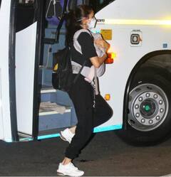 Anushka Sharma और Kareena Kapoor ही नहीं बल्कि ये सेलेब्स भी अपने बच्चों को रखते हैं पैपराज़ी के कैमरों से दूर