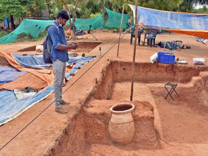 கொந்தகையில் புகைப்படம் ஆவணம் செய்யும் பணி