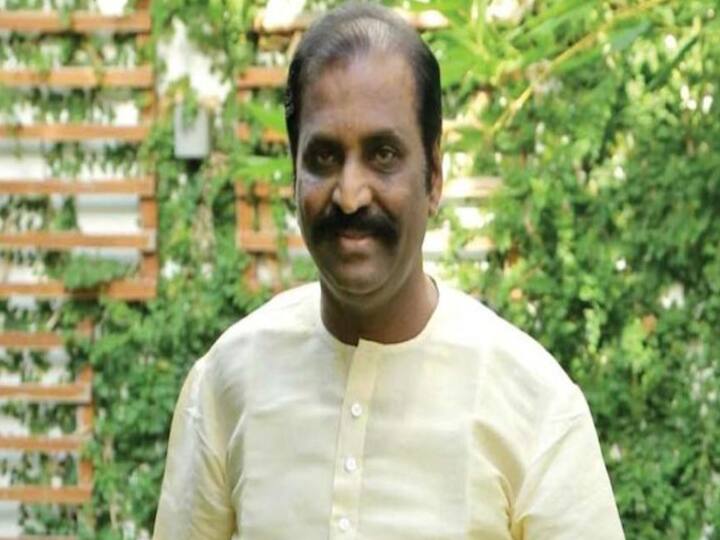 அதிகமான தேசிய விருதுகளை வென்ற பாடலாசிரியர் பட்டியலில் இவருக்கு இடம் உண்டு , 7 தேசிய விருதுகளை பெற்ற  கவிஞர்