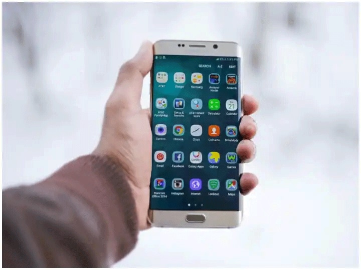 Tips: How to delete data even after smartphone theft know this simple trick Smartphone Tips: चोरी हो गया है फोन तो न हों परेशान! ऐसे डिलीट करें उसमें मौजूद डेटा