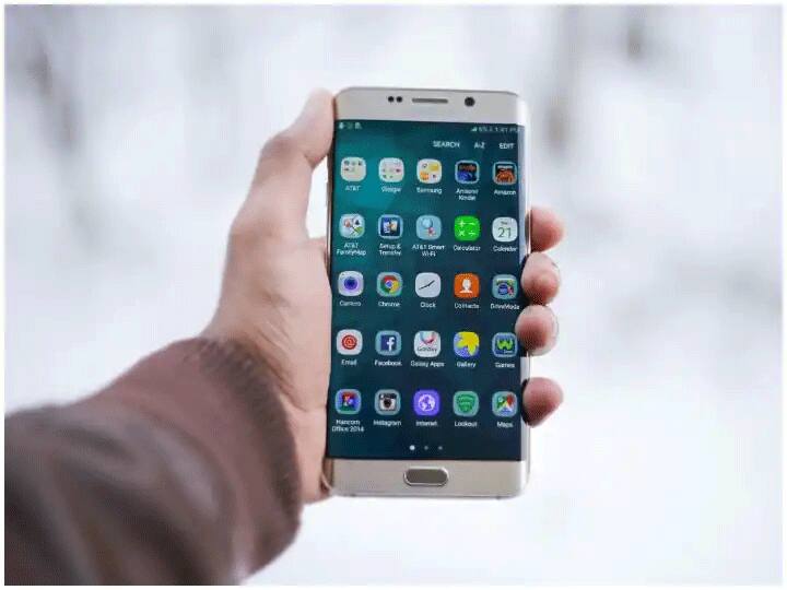 Smartphone Tips: चोरी हो गया है फोन तो न हों परेशान! ऐसे डिलीट करें उसमें मौजूद डेटा Tips: How to delete data even after smartphone theft know this simple trick Smartphone Tips: चोरी हो गया है फोन तो न हों परेशान! ऐसे डिलीट करें उसमें मौजूद डेटा