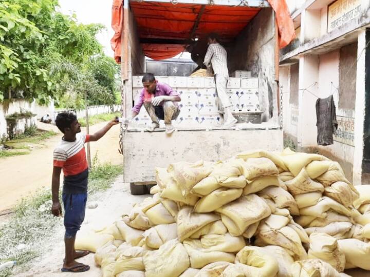 बिहारः बांका में उत्पाद विभाग की टीम ने पकड़ी 35 लाख से ज्यादा की शराब, दो लोगों को किया गिरफ्तार