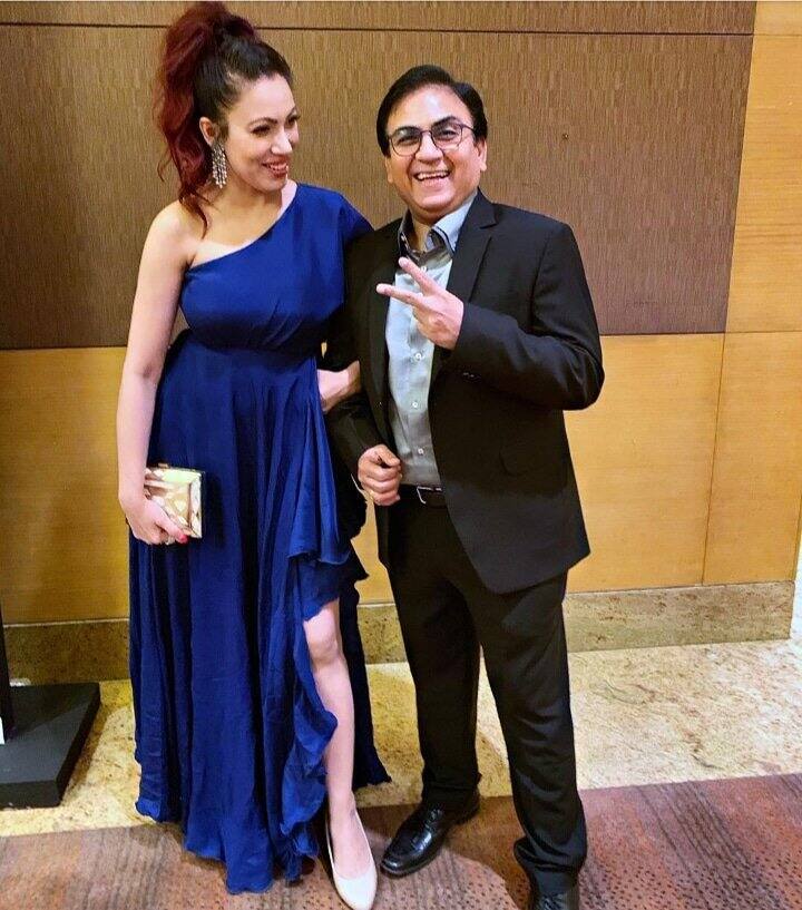 तारक मेहता में दर्शकों को 'जेठालाल,' बबीता' जी की जोड़ी काफी पसंद है. इस शो में 'बबीता जी' का किरदार निभाने वाली एक्ट्रेस मुनमुन दत्ता इससे पहले भी दिलीप जोशी के साथ सीरियल हम सब बाराती में काम कर चुकी हैं.