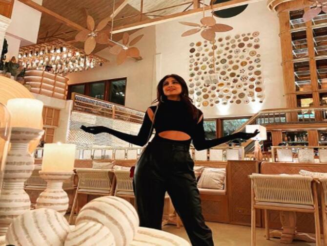 Dharmendra To Shilpa Shetty, B-town Stars Who Have Their Own Expensive  Restaurants And Clubs | Dharmendra से लेकर Shilpa Shetty तक, बी-टाउन के वो  सितारे जिनके पास है खुद के महंगे रेस्टोरेंट