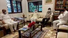 Congress Meeting : शरद पवारांच्या निवासस्थानी काँग्रेस नेत्यांची बैठक, नाना पटोले मात्र गैरहजर