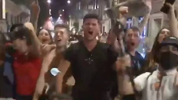 Italy forgets COVID protocol amid celebration of Euro victory
