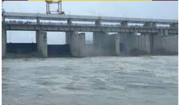 Heavy rains in the mountains increased river water, 16 cusecs of water released from Hathni Kund towards Delhi ਪਹਾੜਾਂ 'ਚ ਹੋ ਰਹੀ ਜ਼ੋਰਦਾਰ ਬਾਰਸ਼ ਨਾਲ ਵਧਿਆ ਨਦੀਆਂ ਦਾ ਪਾਣੀ, ਹਥਨੀ ਕੁੰਡ ਤੋਂ ਦਿੱਲੀ ਵੱਲ ਛੱਡਿਆ ਗਿਆ 16 ਕਿਊਸਿਕ ਪਾਣੀ