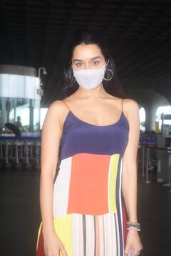 Airport Spotted: फिल्म नागिन की स्क्रिप्ट रीडिंग के बाद एयरपोर्ट पर नज़र आईं श्रद्धा कपूर, देखें तस्वीरें