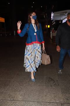 IN PICS: Sonam Kapoor Gets Teary-Eyed On Seeing Dad Anil Kapoor At The Airport As She Returns From London After A Year