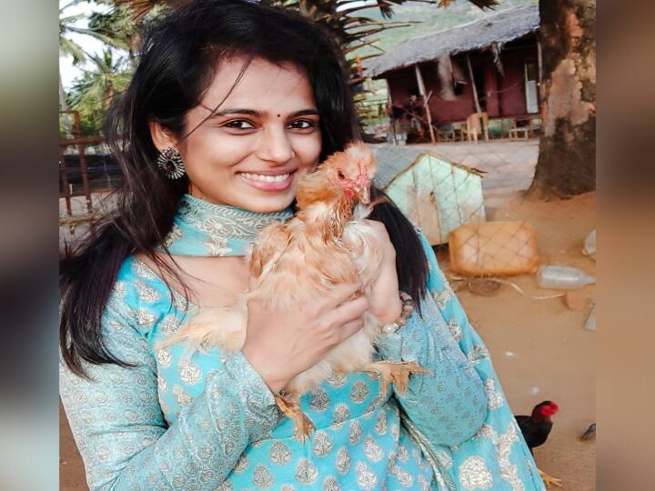 யகன மோகன பாக்காம கவித பாடி கெடக்கேனே தெற்கா மேற்கா கேக்காம ரெக்க கட்டி பறந்தேனே...