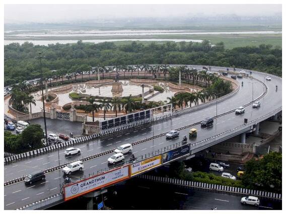 बरसती घटाओं ने दिल्ली की फिजा को किया तर, गर्मी से राहत मिलते ही मयूरा की तरह नाच उठा बच्चों का मन