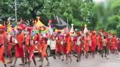 कांवड़ यात्रा पर कोरोना का साया, उत्तराखंड ने की रद्द तो UP ने दी नियमों के साथ इजाजत