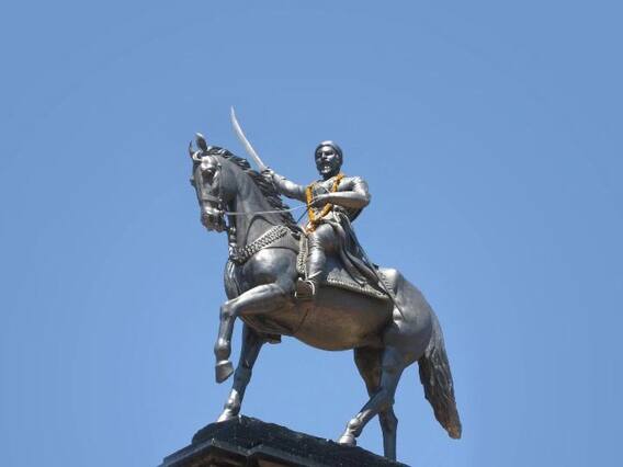 Shiv Jayanti 2022: 'दोन-दोन शिवजयंती यापुढे नको! जयंती 19 तारखेला जन्मतारखेनुसारच व्हावी', शिवसेना आमदार मुख्यमंत्र्यांना घालणार साकडं Shiv Jayanti 2022: 'दोन-दोन शिवजयंती यापुढे नको! जयंती 19 तारखेला जन्मतारखेनुसारच व्हावी', शिवसेना आमदार मुख्यमंत्र्यांना घालणार साकडं