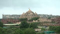 Delhi: मानसून आने के बाद मौसम ने ली करवट, छाए घने काले बादल, लोगों ने लिया बारिश का मजा