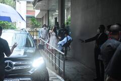 पिछले हफ्ते जन्मे बेटे के साथ नजर आए Harbhajan Singh और Geeta Basra, बेटी हिनाया भी दिखी साथ, देखें तस्वीरें