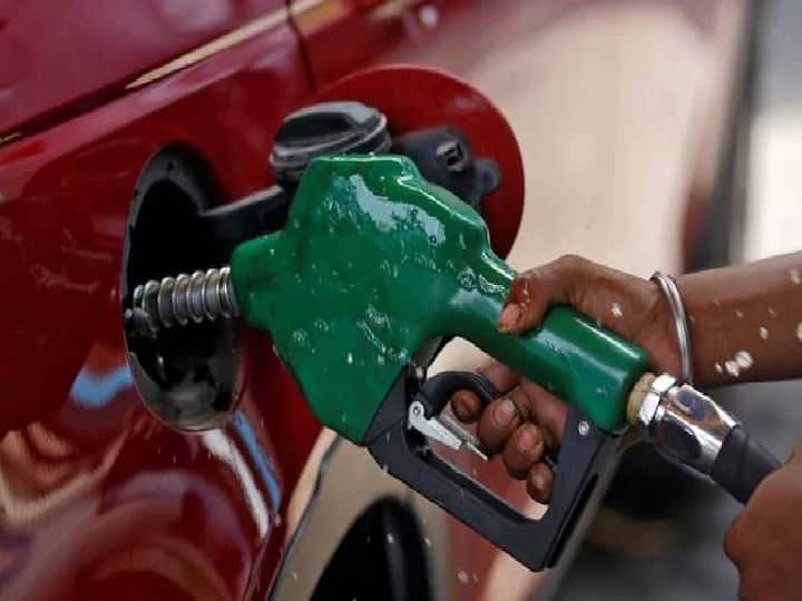 Petrol prices have risen 40 times since May 4, crossing Rs 100 in 19 states 4 મેથી અત્યાર સુધીમાં 40 વખત પેટ્રોલના ભાવ વધ્યા, 19 રાજ્યોમાં પેટ્રોલનો ભાવ 100 રૂપિયાને પાર