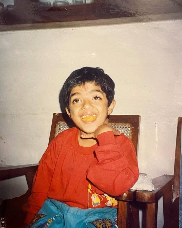 नीलम उपाध्याय ने सिद्धार्थ की कुछ बचपन की तस्वीरें भी शेयर की हैं. इनमें सिद्धार्थ के अलग-अलग लुक देखने को मिल रहे हैं.