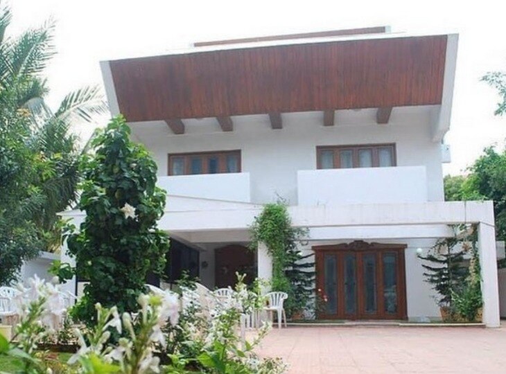 60 करोड़ के खूबसूरत घर में पूरी शानोशौकत से रहते हैं बाहुबली Prabhas, देखिए अंदर की तस्वीरें