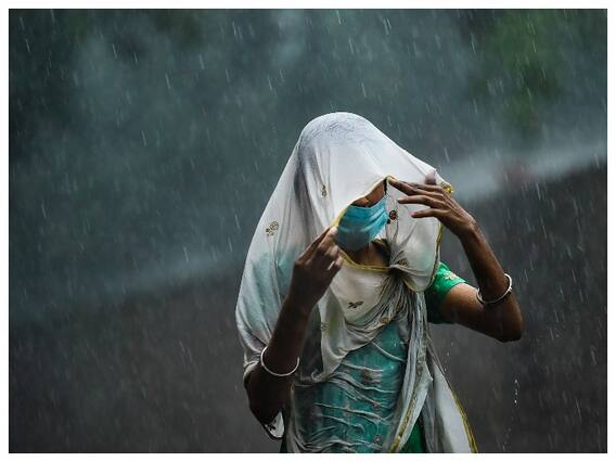 बरसती घटाओं ने दिल्ली की फिजा को किया तर, गर्मी से राहत मिलते ही मयूरा की तरह नाच उठा बच्चों का मन