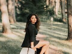 Shriya Saran | ஓராயிரம் ஆண்டுகள் சேமித்த காதலிது .. ஸ்ரேயா க்ளிக்ஸ்