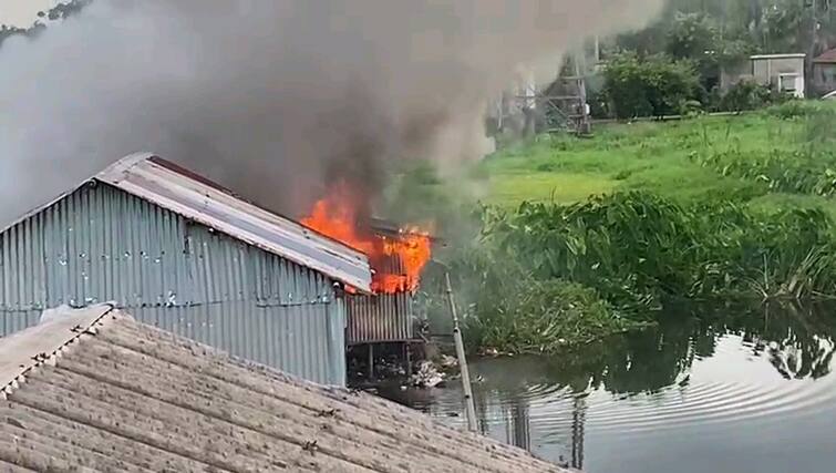 Hooghly Chanditala 6 shops gutted in accidental fire gas leak road-side hotel Hooghly:  চণ্ডীতলায় খাবারের হোটেলে রান্নার গ্যাস লিক করে আগুন, ভস্মীভূত ৬টি দোকান