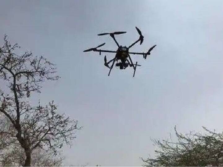 Drone spotted near Air Force station in Jammu, red light spotted at an altitude of 200 meters yesterday ਜੰਮੂ 'ਚ ਹਵਾਈ ਸੈਨਾ ਸਟੇਸ਼ਨ ਕੋਲ ਦੇਖਿਆ ਗਿਆ ਡਰੋਨ, ਕੱਲ੍ਹ 200 ਮੀਟਰ ਦੀ ਉਚਾਈ 'ਤੇ ਦੇਖੀ ਲਾਲ ਬੱਤੀ 
