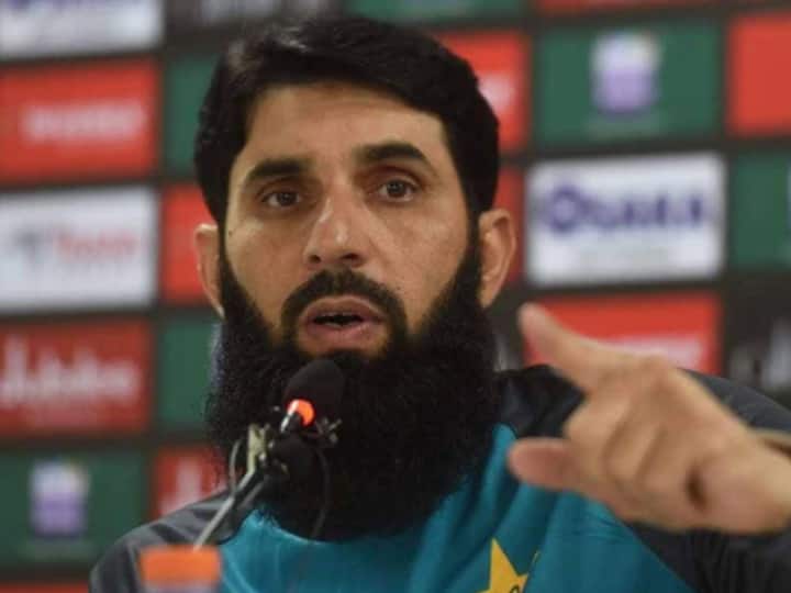 Pakistan vs England: Angry Fans Shout 'Go Misbah Go' After England Whitewash Pakistan In ODI Series Watch | Angry Fans Shout 'Go Misbah Go' After England Whitewash Pakistan In ODI Series