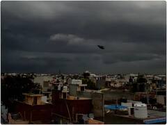 বর্ষার শুরুতেই ভোগান্তি রাজধানীতে, রাস্তায় জমেছে জল, থমকে যান চলাচল