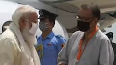 PM Modi पहुंचे वाराणसी, सीएम योगी ने किया स्वागत