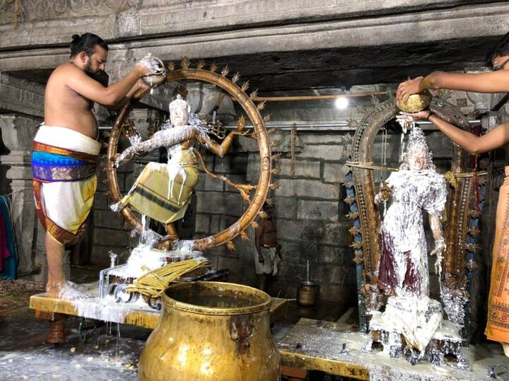சிவகாம சுந்தரி சமேத நடராஜ பெருமானுக்கு தயிர் அபிஷேகம்