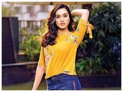 Shraddha Kapoor Fitness: डांस करके और घर का खाना खाकर खुद को रखती हैं फिट, ये है उनका डाइट प्लान