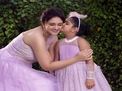 Actress Sridevi Vijayakumar with her daughter pics: கன்னத்தில் முத்தமிட்டால் நீ -  ஸ்ரீதேவி விஜயகுமார் போட்டோஷூட்