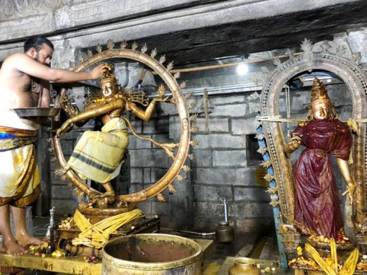 சிவகாமசுந்தரி சமேத நடராஜ பெருமானுக்கு தேன் அபிஷேகம்