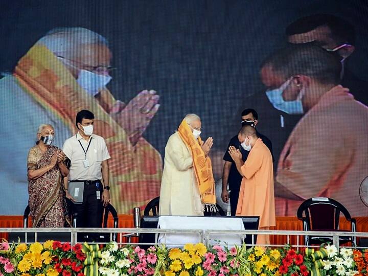 PM Modi In Varanasi: From Praises For CM Yogi To Inauguration Of Historic Rudraksha Convention Centre| Key Points Modi In Varanasi: PM Showers Praises On Yogi, Inaugurates Rudraksha Convention Centre | Key Highlights
