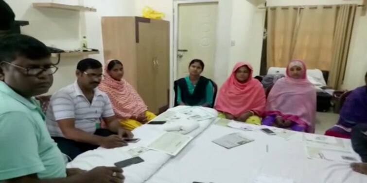 Allegations of taking cutmoney in development work at Malda, TMC workers against the panchayat Malda: উন্নয়নমূলক কাজে কাটমানি নেওয়ার অভিযোগ, পঞ্চায়েতের বিরুদ্ধে সরব দলীয় নেতা-কর্মীরা