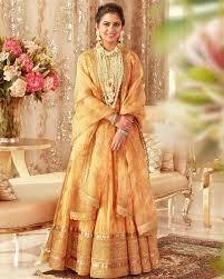 Isha Ambani ਦੇ ਯੈਲੋ ਕਲਰ ਲਹਿੰਗੇ ਨੂੰ ਵੇਖ ਤੁਸੀਂ ਵੀ ਰਹੀ ਜਾਓਗੇ ਹੈਰਾਨ, ਹਲਦੀ ਫੰਕਸ਼ਨ ਲਈ ਹੈ ਪ੍ਰਫੈਕਟ