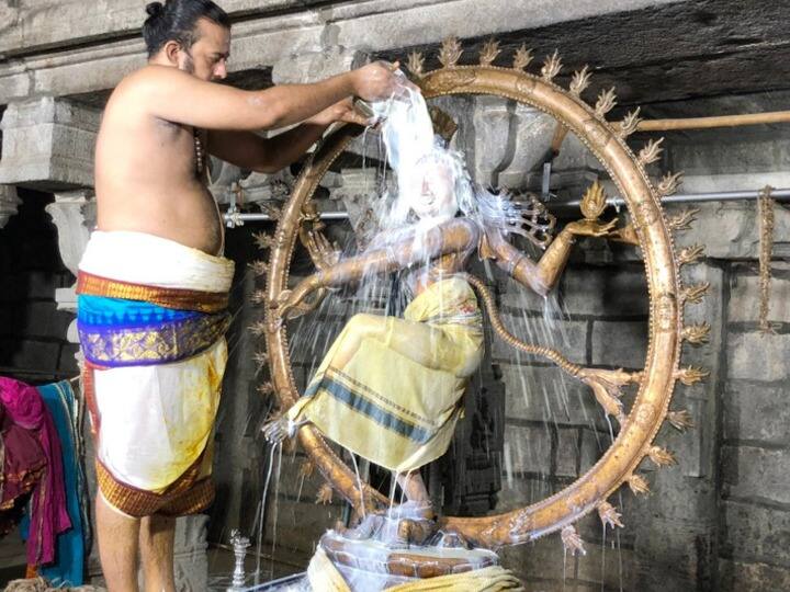 சிவகாம சுந்தர நடராஜ பெருமானுக்கு பால் அபிஷேகம்