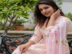 Actress vani bhojan pics  : ஆரோமலே பேபி அவ பியூட்டி தனி கிளாஸ்சுதான் - வாணி போஜன் போட்டோஷூட்