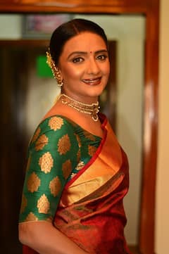 Shantipriya News: अक्षय कुमार के साथ रोमांस करने वाली शांतिप्रिया कहां हैं गायब? जानिए अब कैसी है उनकी लाइफ?