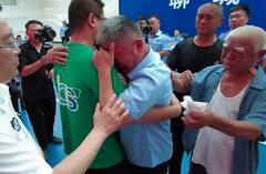 2 வயதில் தொலைந்த மகன், 24 வயதில் கண்டுபிடித்த தந்தை: சினிமாவை விஞ்சும் சீன சுவாரஸ்யம்..!