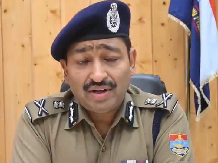 Uttarakhand police start operation maryada to take action against chaotic elements ANN उत्तराखंड: पर्यटन स्थलों पर हुड़दंग करने वालों से निपटेगी पुलिस, शुरू किया 'ऑपरेशन मर्यादा' 