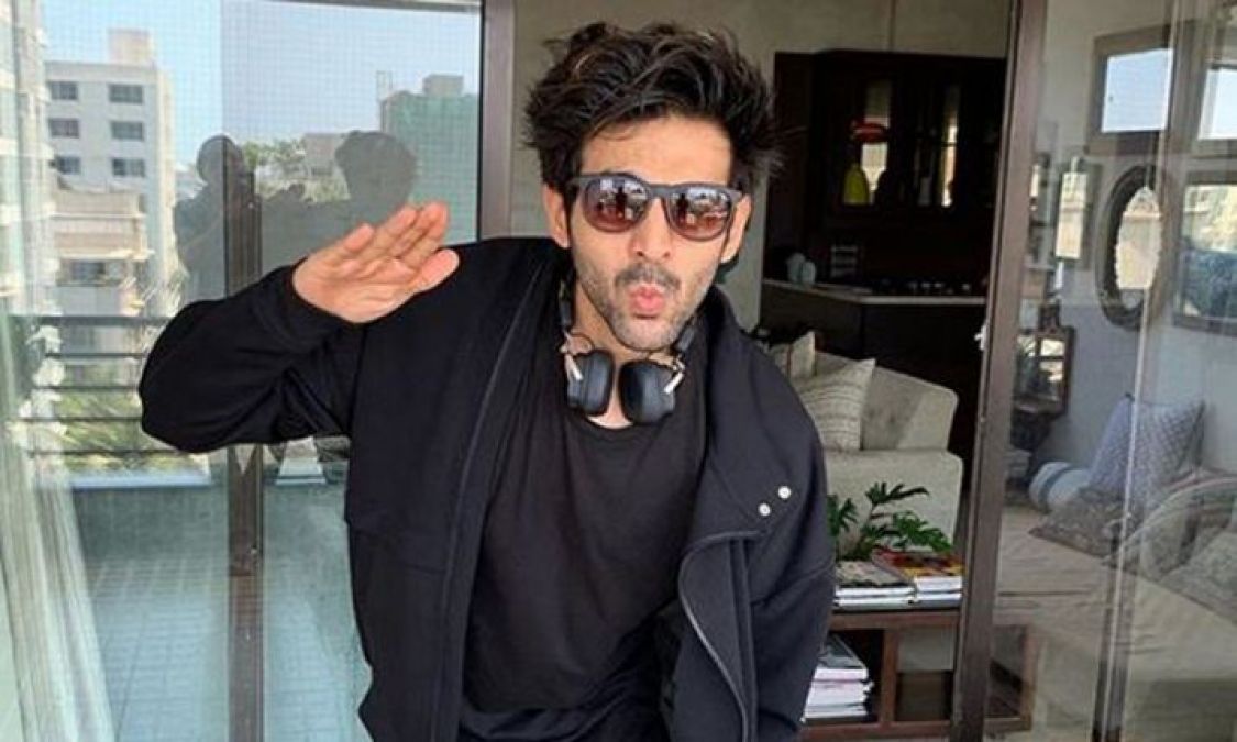 Kartik Aaryan Net Worth: जानिए कितने करोड़ की प्रॉपर्टी के मालिक हैं कार्तिक आर्यन, गैराज में खड़ी हैं करोड़ों की कारें, मुंबई में है अपना घर