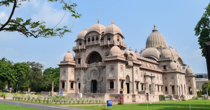 Belur Math Reopens For All After 8 days after Durga Puja 2021 Belur Math : আট দিন বন্ধ থাকার পর আজ ভক্ত এবং দর্শনার্থীদের জন্য খুলল বেলুড় মঠ