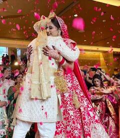Rahul Disha Wedding Photos: दुल्हनिया दिशा को देखते ही राहुल वैद्य ने लगा लिया गले, यहां देखिए शादी वाले रोमांस की तस्वीरें