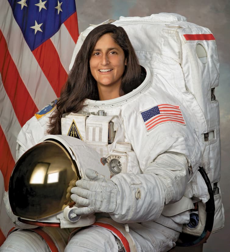 Astronaut sunita williams turns 55 know the best facts of his life Sunita Williams Birthday: भारतीय मूल की अंतरिक्ष यात्री सुनीता विलियम्स मना रही हैं आज अपना जन्मदिन, जानें उनसे जुड़ी बड़ी बातें