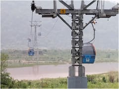 जम्मू कश्मीर में पर्यटन को बढ़ावा देने की कोशिशों में जुटा प्रशासन, केबल कार की हुई शुरुआत