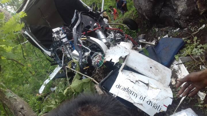 ही घटना काही वेळा पूर्वीच घडली असल्याची माहिती पोलिस सूत्रांनी दिली असून हे  चार्टर विमान कुठे जात होते.
