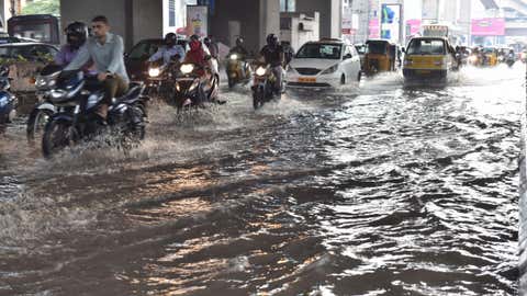 Dangerous Roads: వదల బొమ్మాళీ వదల .... రోడ్కెక్కితే అంతే...ఏటా ఇంతే....