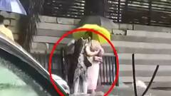 Mumbai: मूसलाधार बारिश के बाद कई इलाकों में भरा पानी, अंधेरी में बाल-बाल बची लड़की की जान